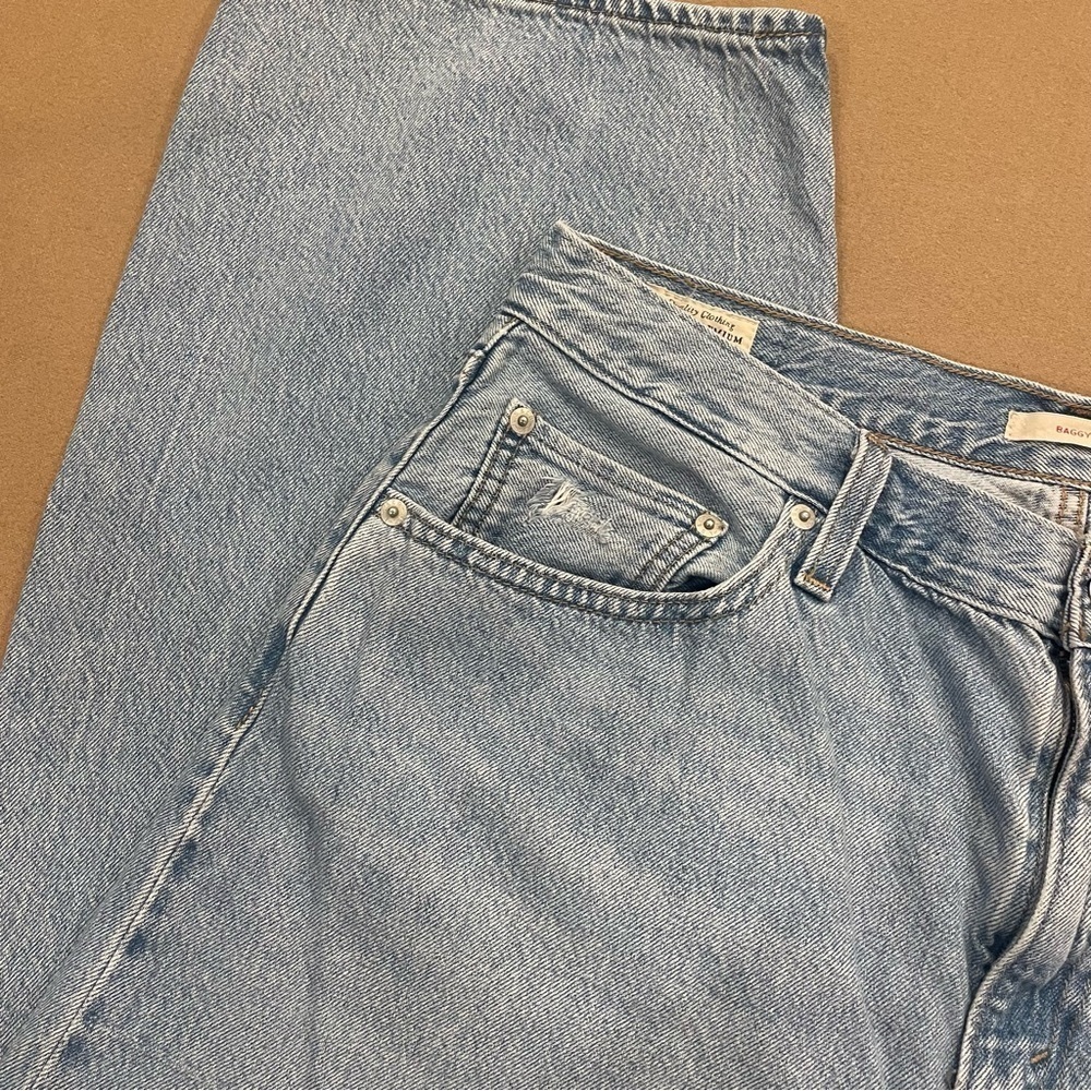 Women’s Levi’s Premium Baggy Dad Jeans Light Wash Distressed Size 32 - Picture 5 of 16